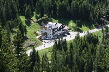 Hotel La Livinallongo Del Col Di Lana